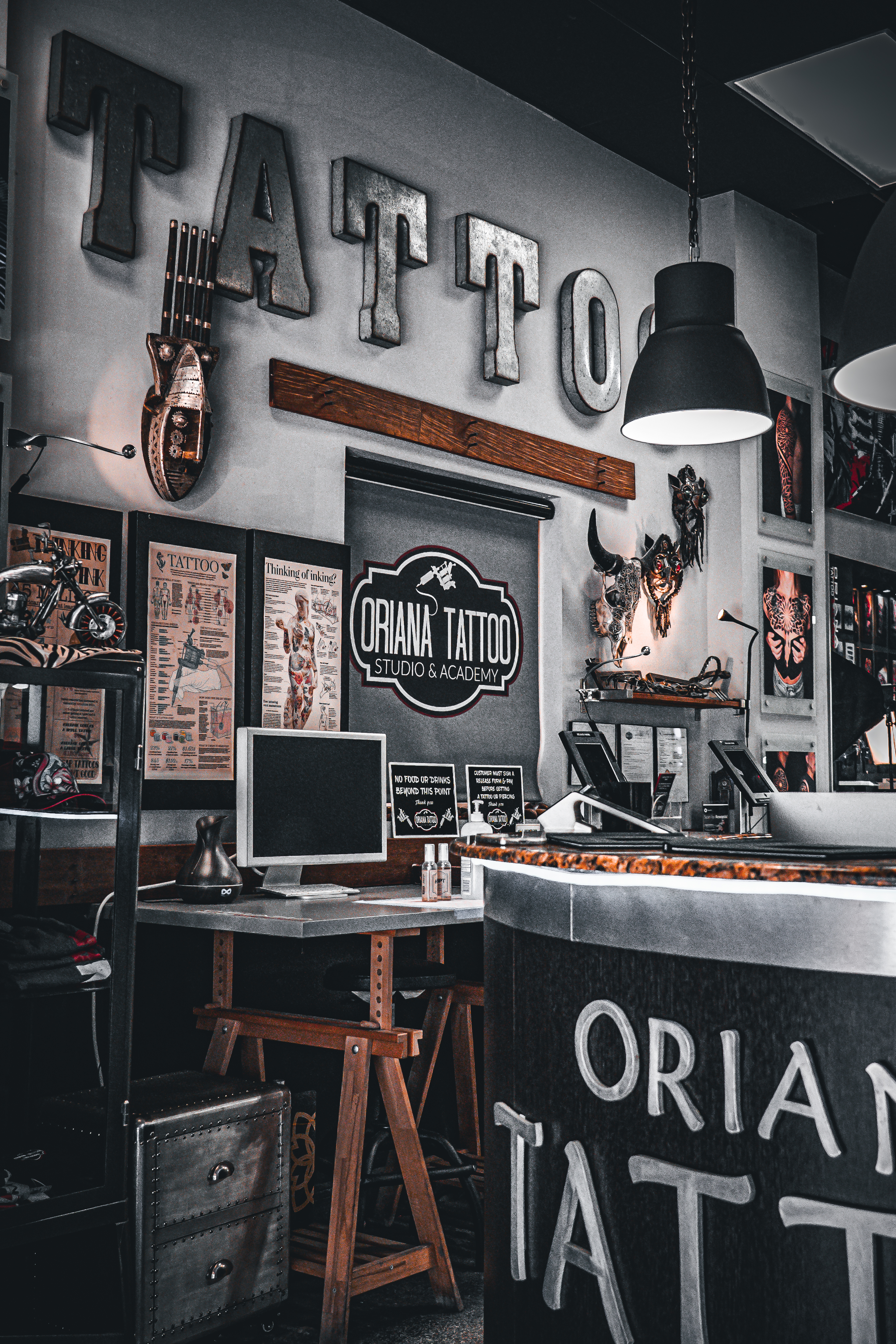 Tattoo station at Oriana studio